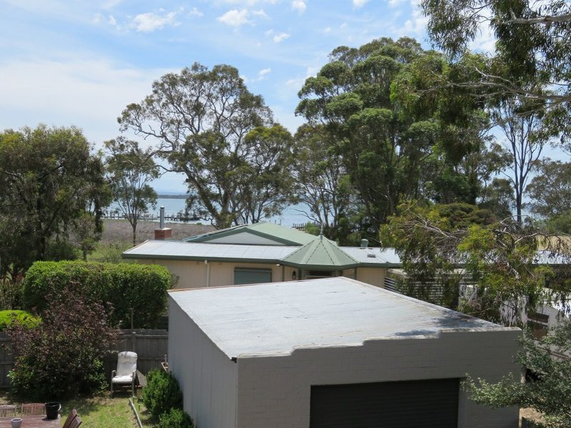 Photo - 51 Bay Road, Eagle Point VIC 3878 - Image 2