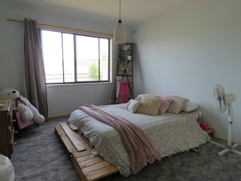 Photo - 51 Bay Road, Eagle Point VIC 3878 - Image 14