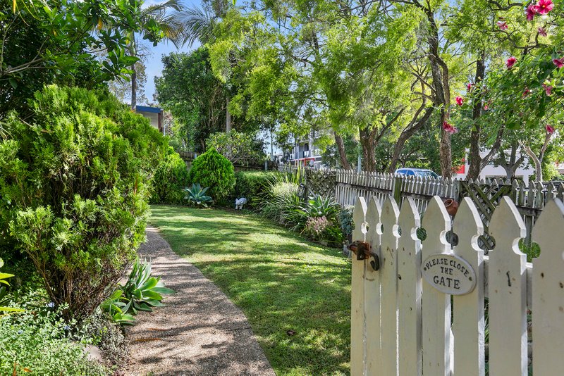 Photo - 51 Berge Street, Mount Gravatt QLD 4122 - Image 2