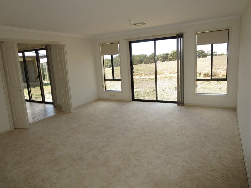 Photo - 51 Bluebush Crt , Murray Bridge South SA 5253 - Image 7