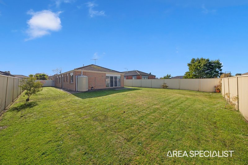 Photo - 51 Bluehills Boulevard, Pakenham VIC 3810 - Image 7