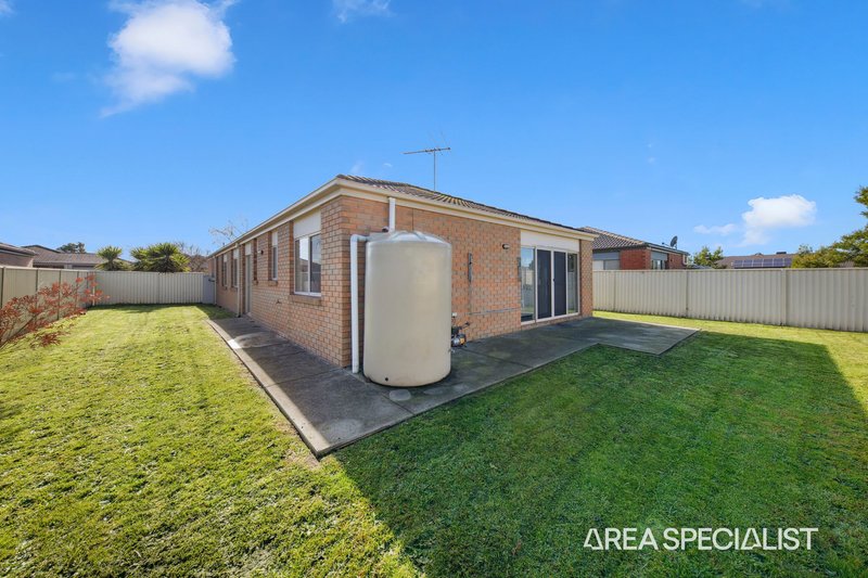 Photo - 51 Bluehills Boulevard, Pakenham VIC 3810 - Image 22