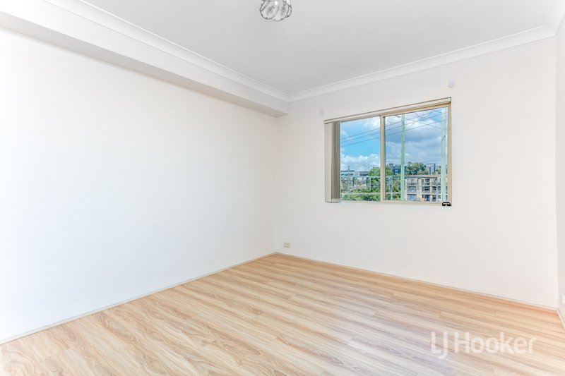 Photo - 5/1 Boyd Street, Blacktown NSW 2148 - Image 4