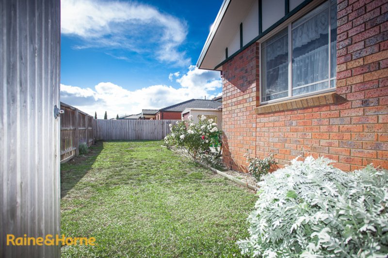 Photo - 51 Bradman Drive, Sunbury VIC 3429 - Image 11