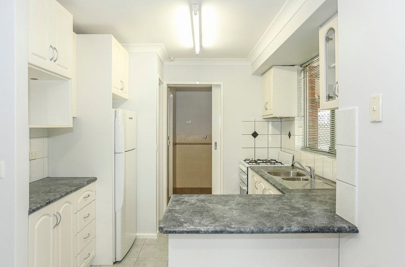 Photo - 51 Calluna Way, Forrestfield WA 6058 - Image 4