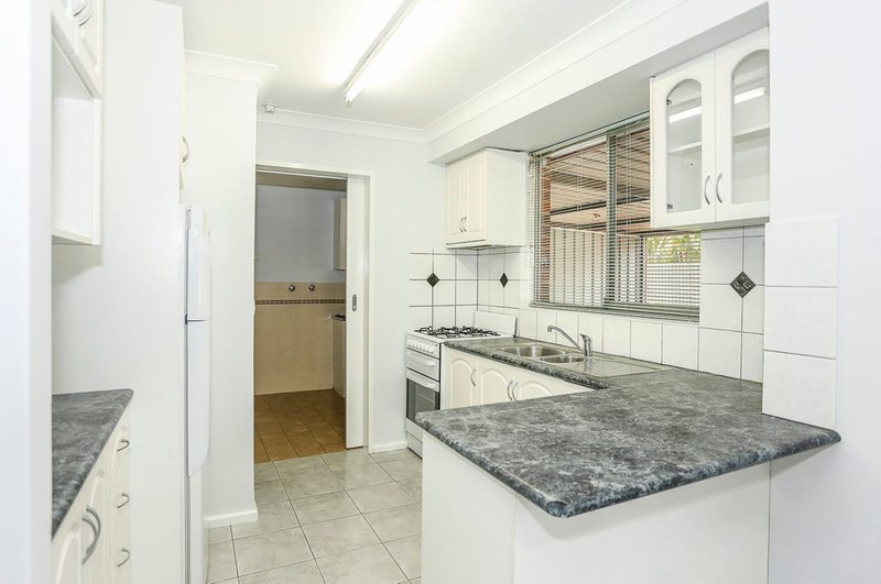 Photo - 51 Calluna Way, Forrestfield WA 6058 - Image 5