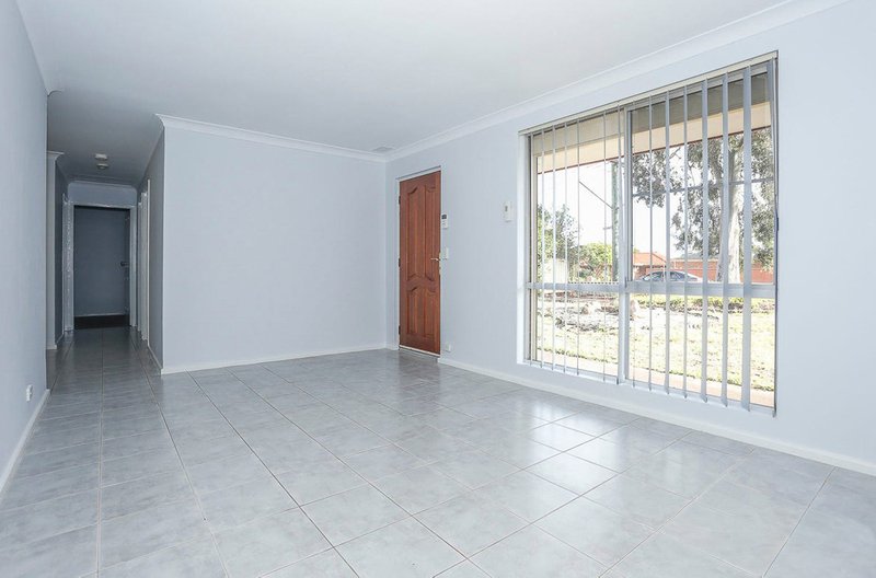 Photo - 51 Calluna Way, Forrestfield WA 6058 - Image 6