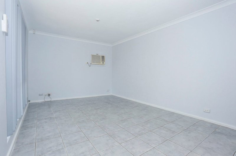 Photo - 51 Calluna Way, Forrestfield WA 6058 - Image 7