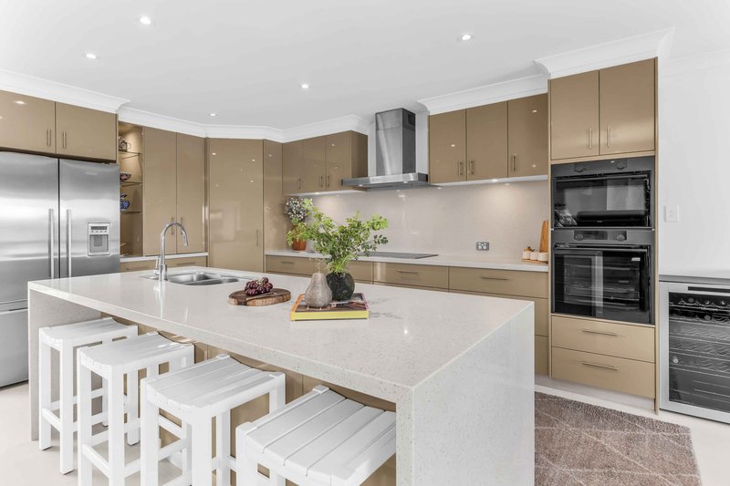 Photo - 51 Cassowary Drive, Burleigh Waters QLD 4220 - Image 5