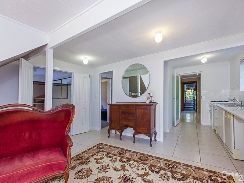 Photo - 51 Centenary Crescent, Maroochydore QLD 4558 - Image 16