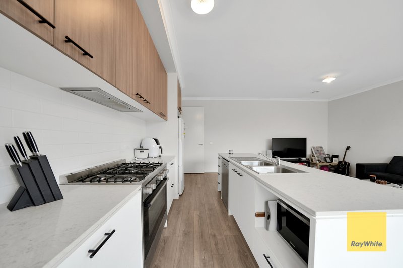 Photo - 51 Claremont Avenue, Rockbank VIC 3335 - Image 4