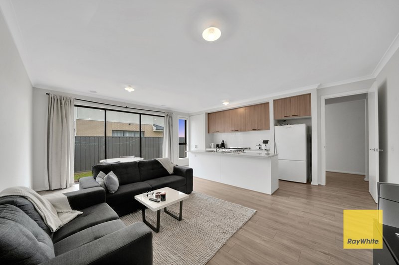 Photo - 51 Claremont Avenue, Rockbank VIC 3335 - Image 6