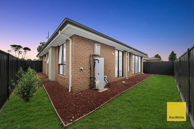 Photo - 51 Claremont Avenue, Rockbank VIC 3335 - Image 16