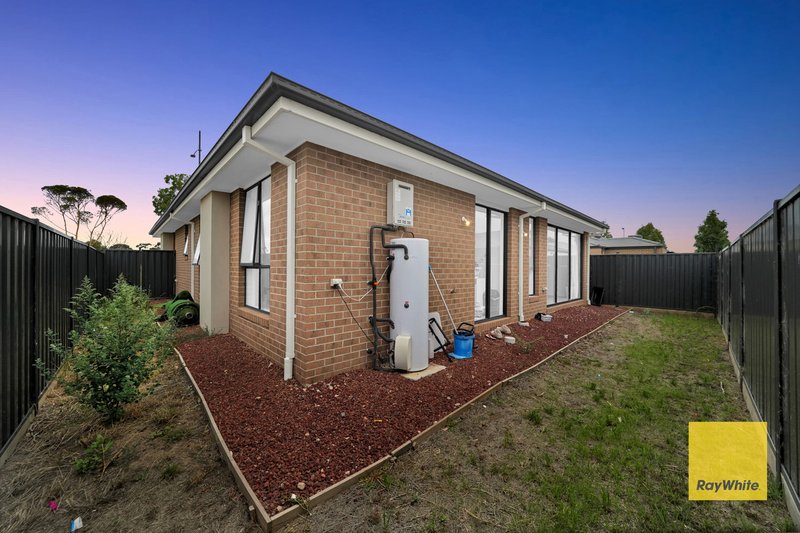 Photo - 51 Claremont Avenue, Rockbank VIC 3335 - Image 17
