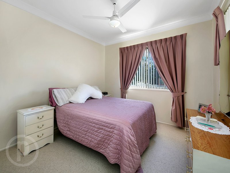 Photo - 51 Clivia Crescent, Daisy Hill QLD 4127 - Image 8