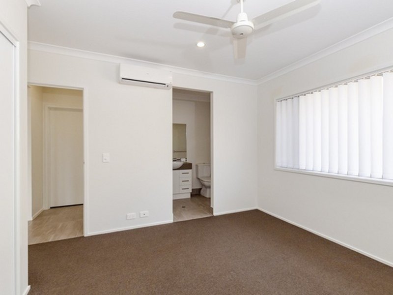 Photo - 51 Clover Crescent, Boyne Island QLD 4680 - Image 7