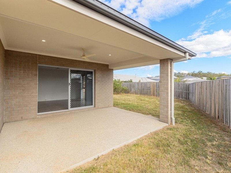 Photo - 51 Clover Crescent, Boyne Island QLD 4680 - Image 14