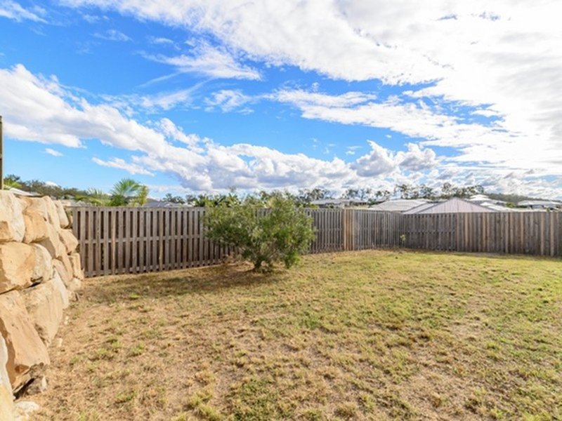 Photo - 51 Clover Crescent, Boyne Island QLD 4680 - Image 16