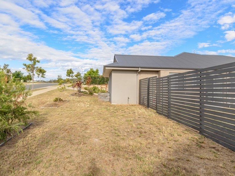 Photo - 51 Clover Crescent, Boyne Island QLD 4680 - Image 17