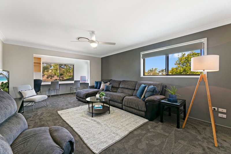 Photo - 51 Collins Crescent, Benowa QLD 4217 - Image 14