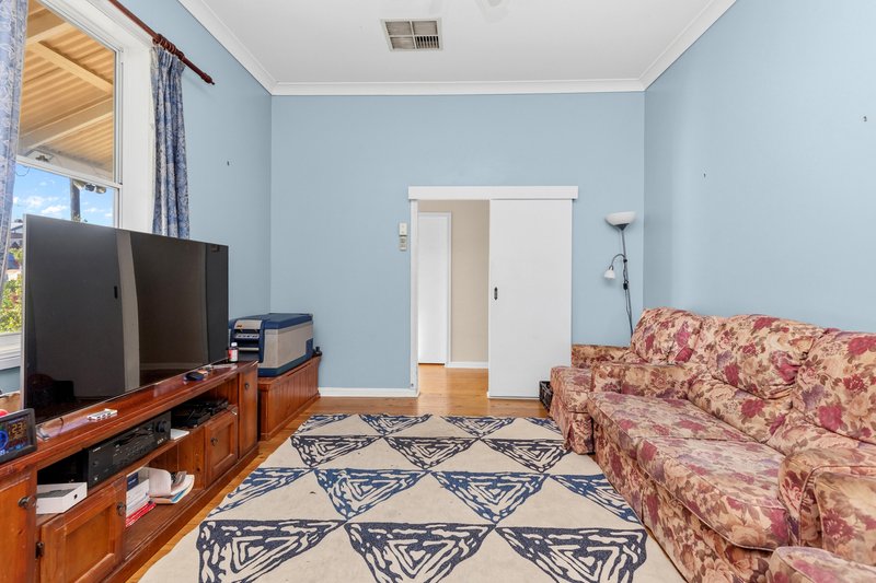 Photo - 51 Commins Street, Junee NSW 2663 - Image 3