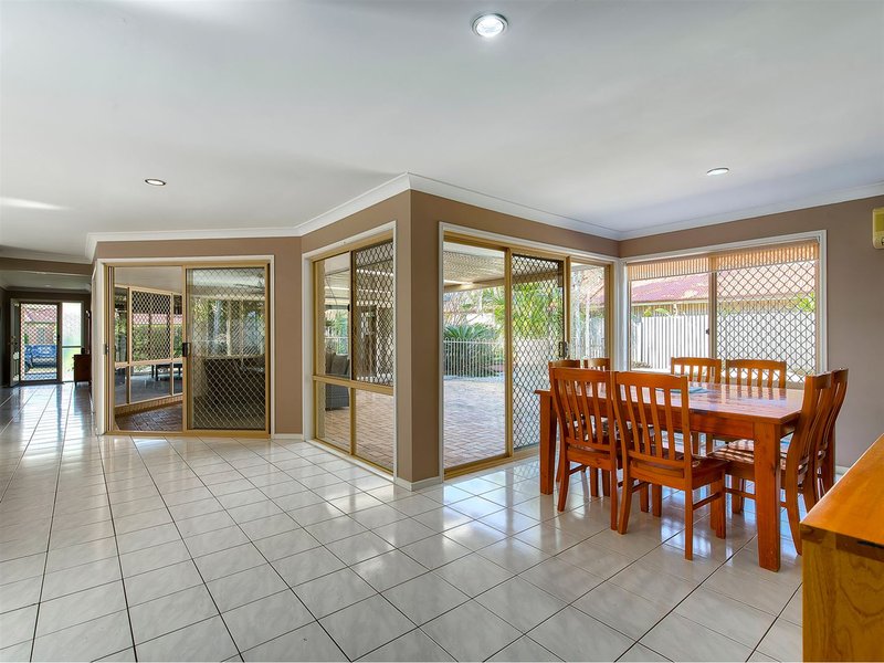 Photo - 51 Coolabah Cres , Bridgeman Downs QLD 4035 - Image 5