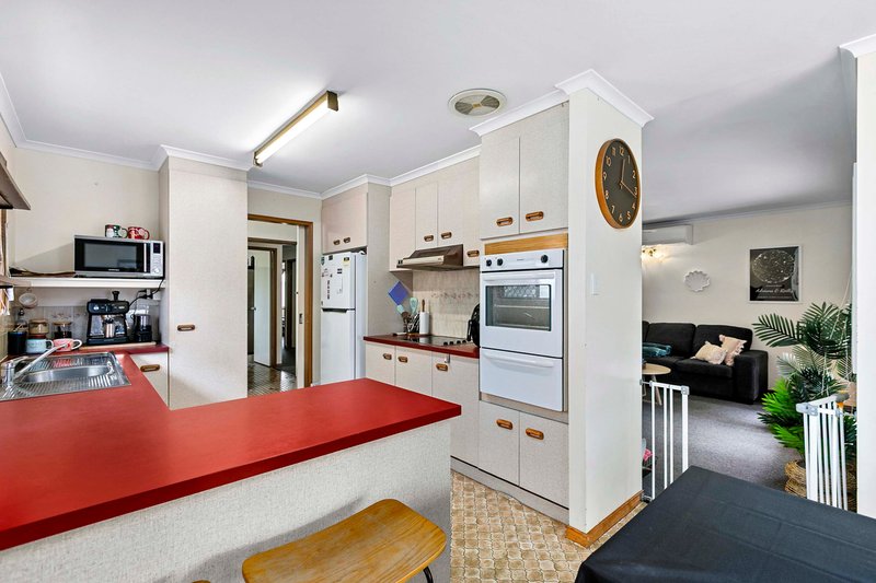 Photo - 51 Cypress Street, Torquay QLD 4655 - Image 7