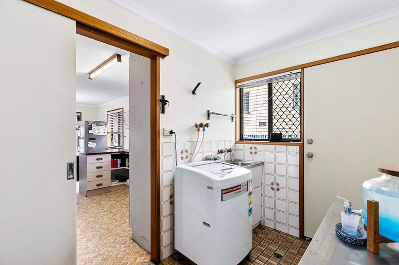 Photo - 51 Cypress Street, Torquay QLD 4655 - Image 14