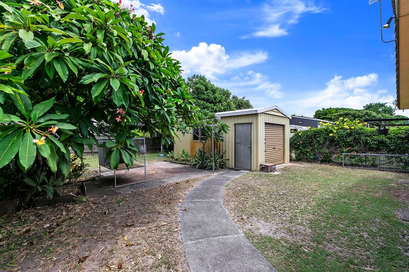 Photo - 51 Cypress Street, Torquay QLD 4655 - Image 16