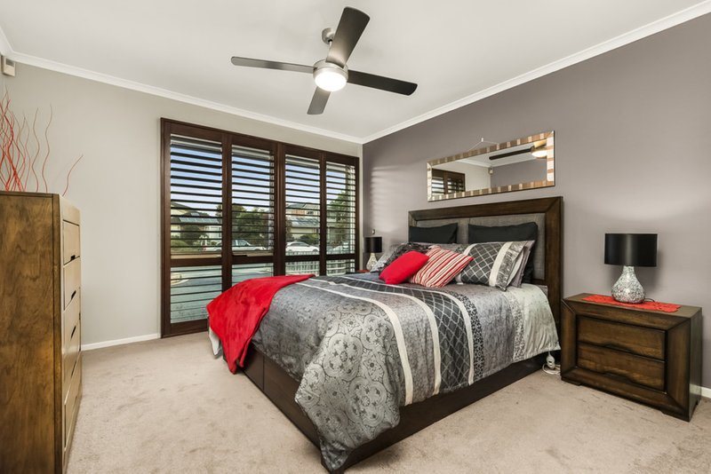 Photo - 51 Dandelion Drive, Rowville VIC 3178 - Image 6