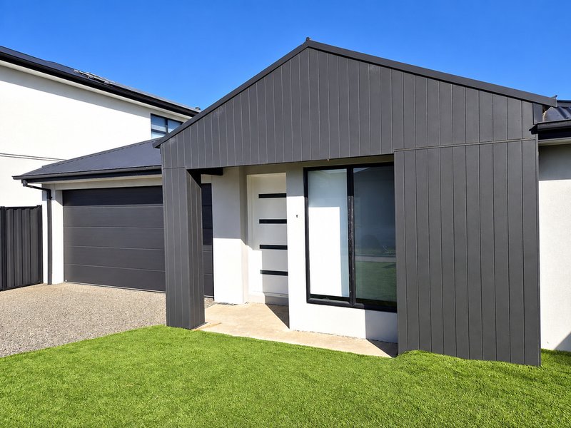 Photo - 51 Darwinia Drive, Mickleham VIC 3064 - Image 1
