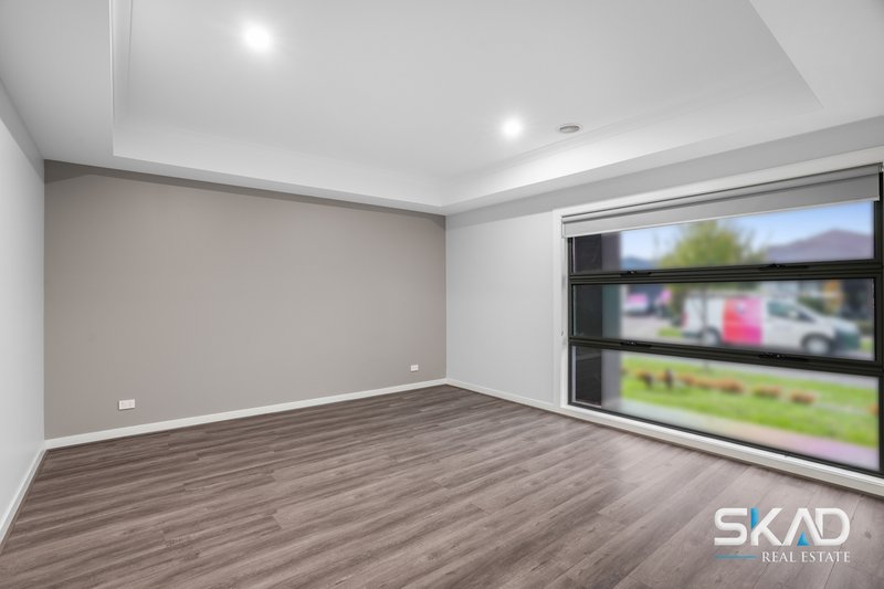 Photo - 51 Darwinia Drive, Mickleham VIC 3064 - Image 2