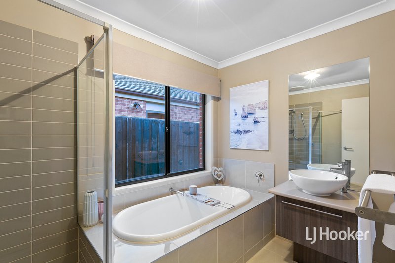 Photo - 51 Denman Drive, Point Cook VIC 3030 - Image 13