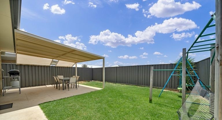 Photo - 51 Dragonfly Road, Banksia Grove WA 6031 - Image 17