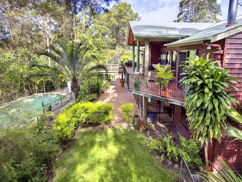 51 Drapers Road, Eatons Hill QLD 4037