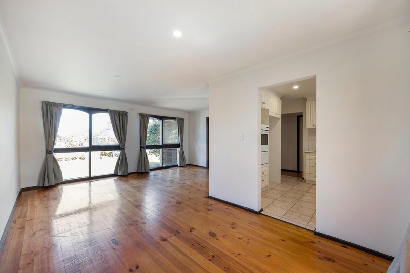 Photo - 51 Dunbarton Drive, Wantirna VIC 3152 - Image 3