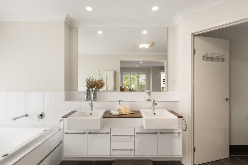 Photo - 51 East Quay Drive, Biggera Waters QLD 4216 - Image 22
