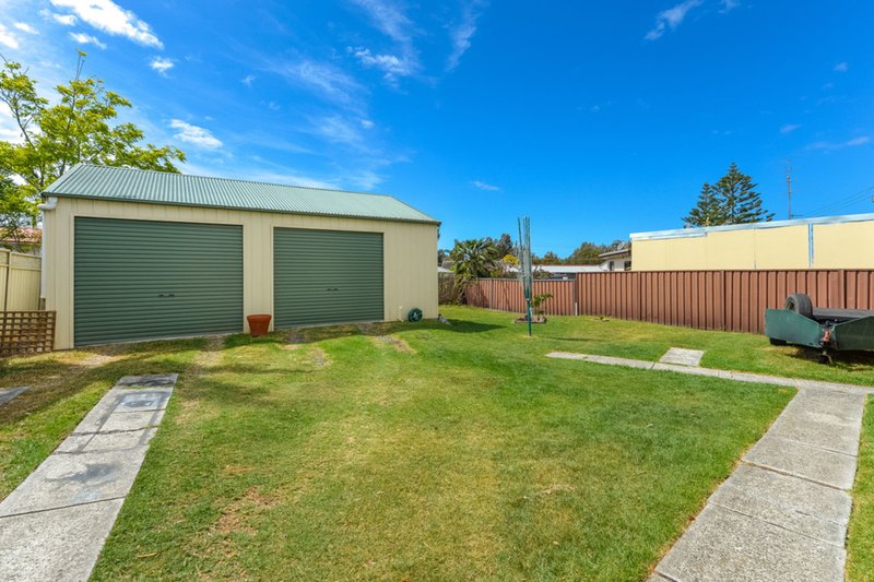 Photo - 51 Eleebana Crescent, Koonawarra NSW 2530 - Image 8