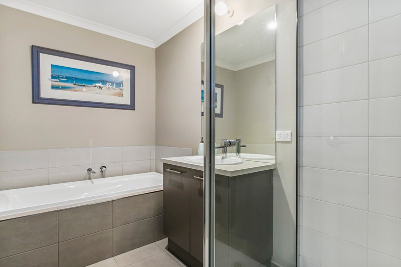 Photo - 51 Elmtree Crescent, Clyde North VIC 3978 - Image 12