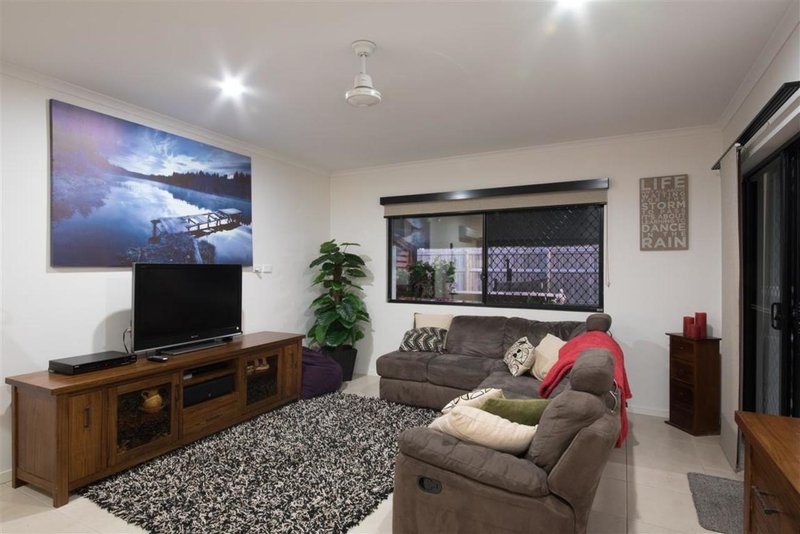 Photo - 51 Endeavour Circuit, Cannonvale QLD 4802 - Image 2