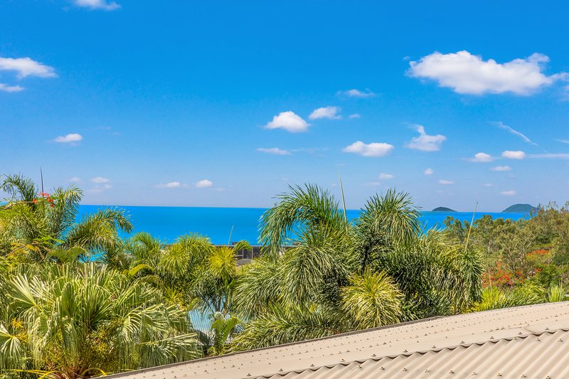 Photo - 51 Eshelby Drive, Cannonvale QLD 4802 - Image 2