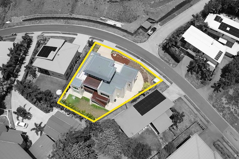 Photo - 51 Eshelby Drive, Cannonvale QLD 4802 - Image 4