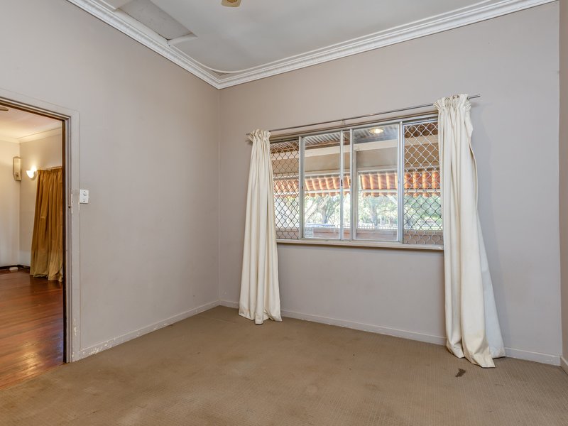 Photo - 51 Eudoria Street, Gosnells WA 6110 - Image 14