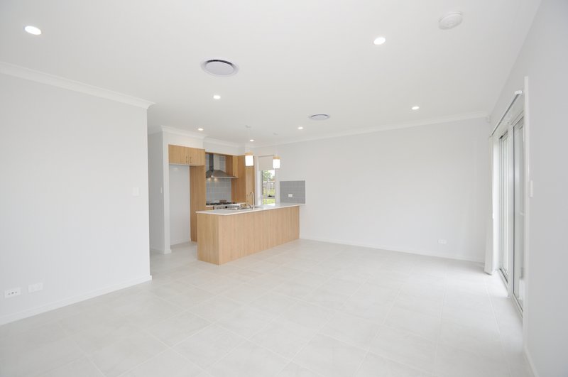 Photo - 51 Fourteenth Avenue, Austral NSW 2179 - Image 3