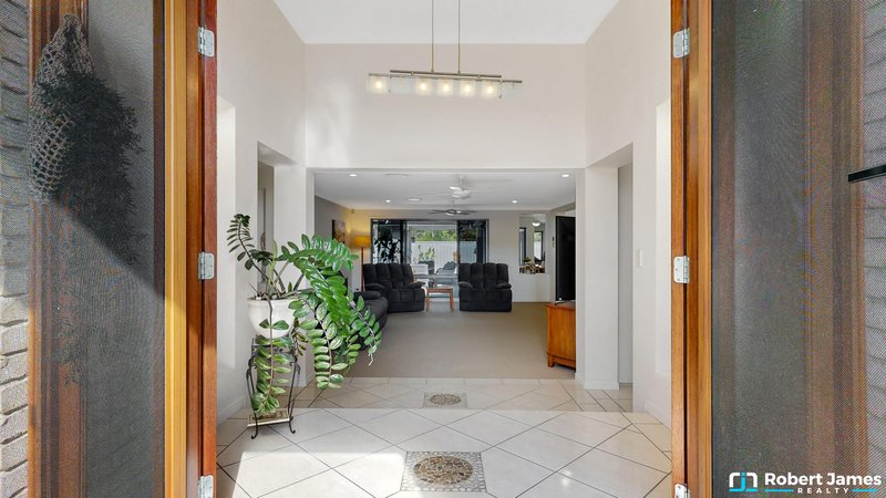 Photo - 51 Furness Drive, Tewantin QLD 4565 - Image 2