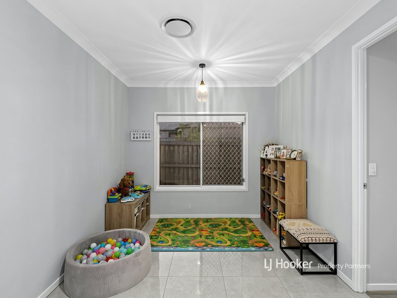 Photo - 51 Grevillea Way, Park Ridge QLD 4125 - Image 8