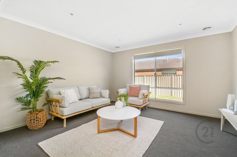 Photo - 51 Harrison Way, Pakenham VIC 3810 - Image 2