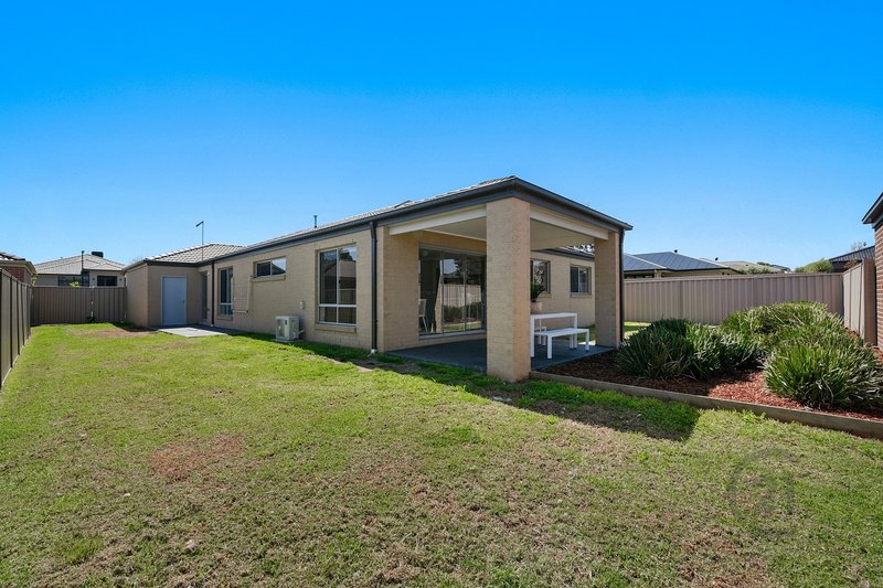 Photo - 51 Harrison Way, Pakenham VIC 3810 - Image 14