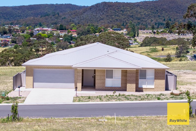 Photo - 51 Hillcrest Avenue, Bowenfels NSW 2790 - Image 1