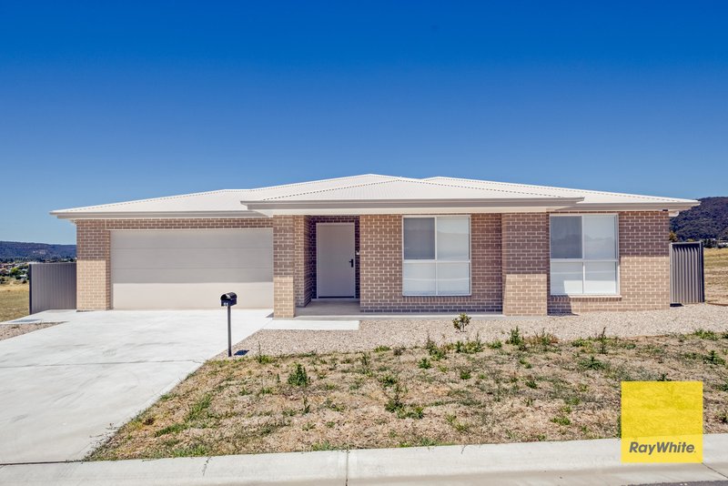 Photo - 51 Hillcrest Avenue, Bowenfels NSW 2790 - Image 2